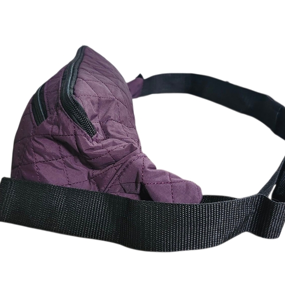 BNWT Puma Purple Quilted Unisex Waistpack Bag Approx. 2.4"H x 3.5" W x 1.2D - Picture 5 of 10